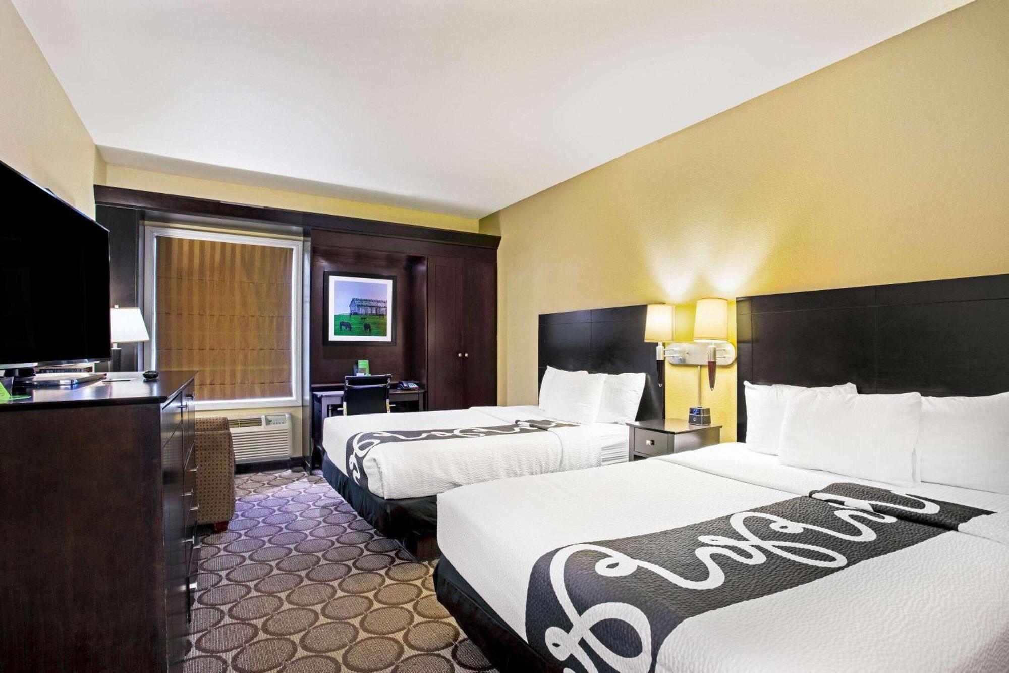 Отель La Quinta By Wyndham Lexington South / Hamburg Экстерьер фото