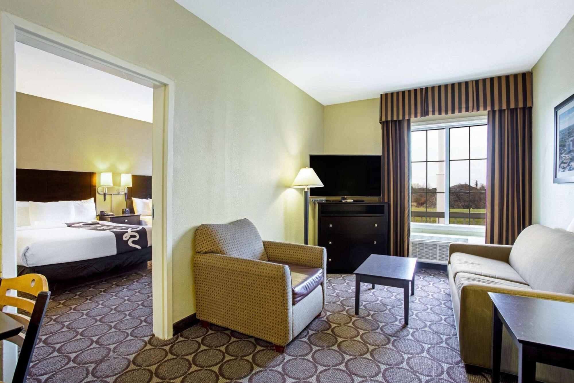 Отель La Quinta By Wyndham Lexington South / Hamburg Экстерьер фото