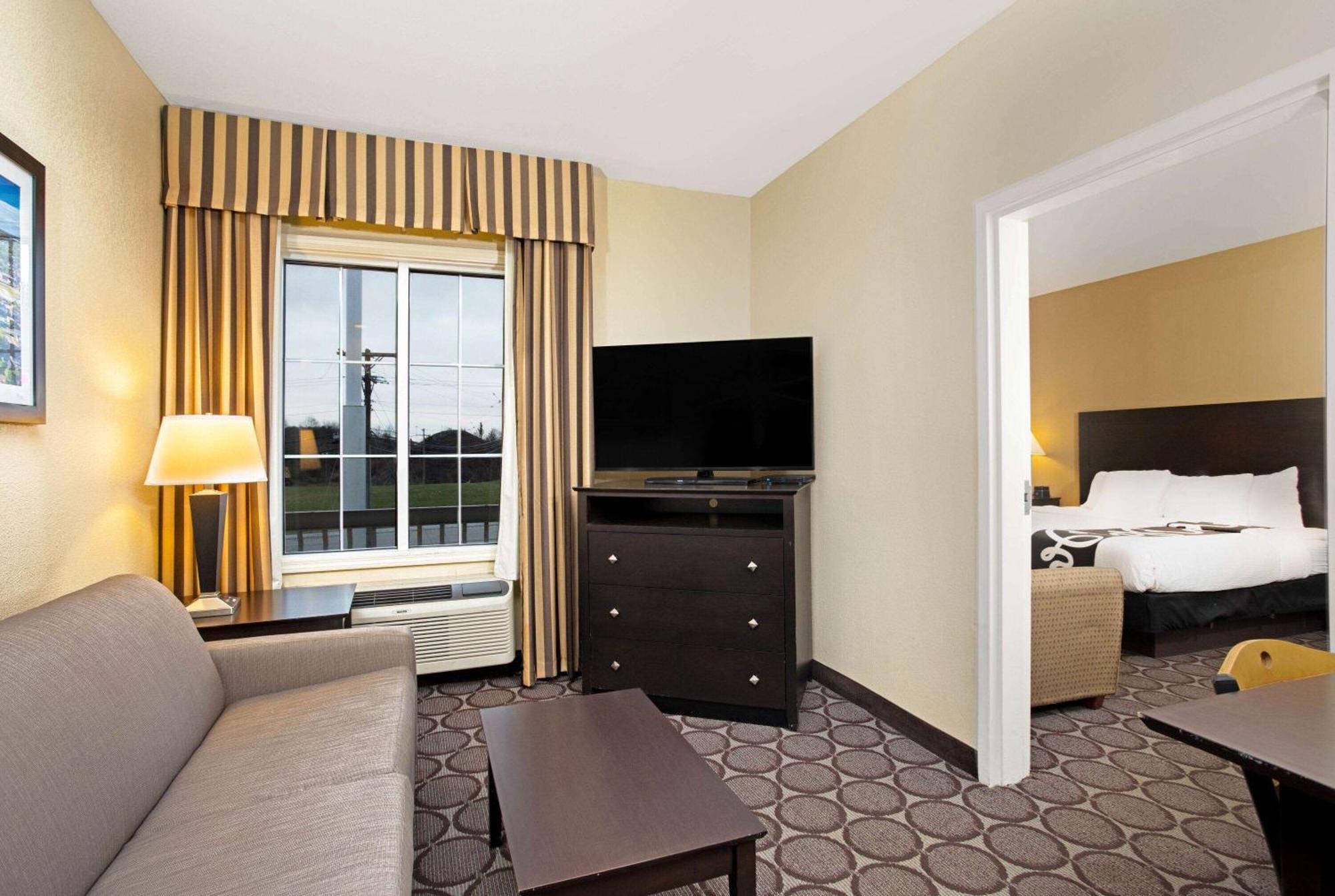 Отель La Quinta By Wyndham Lexington South / Hamburg Экстерьер фото